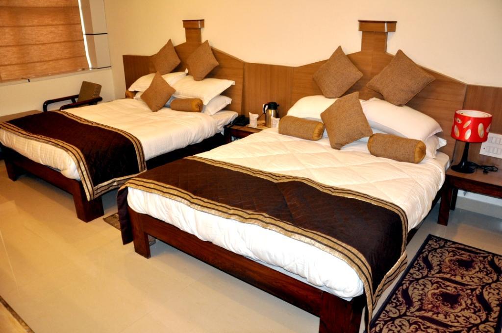 Hotel Mount View كاترا الغرفة الصورة